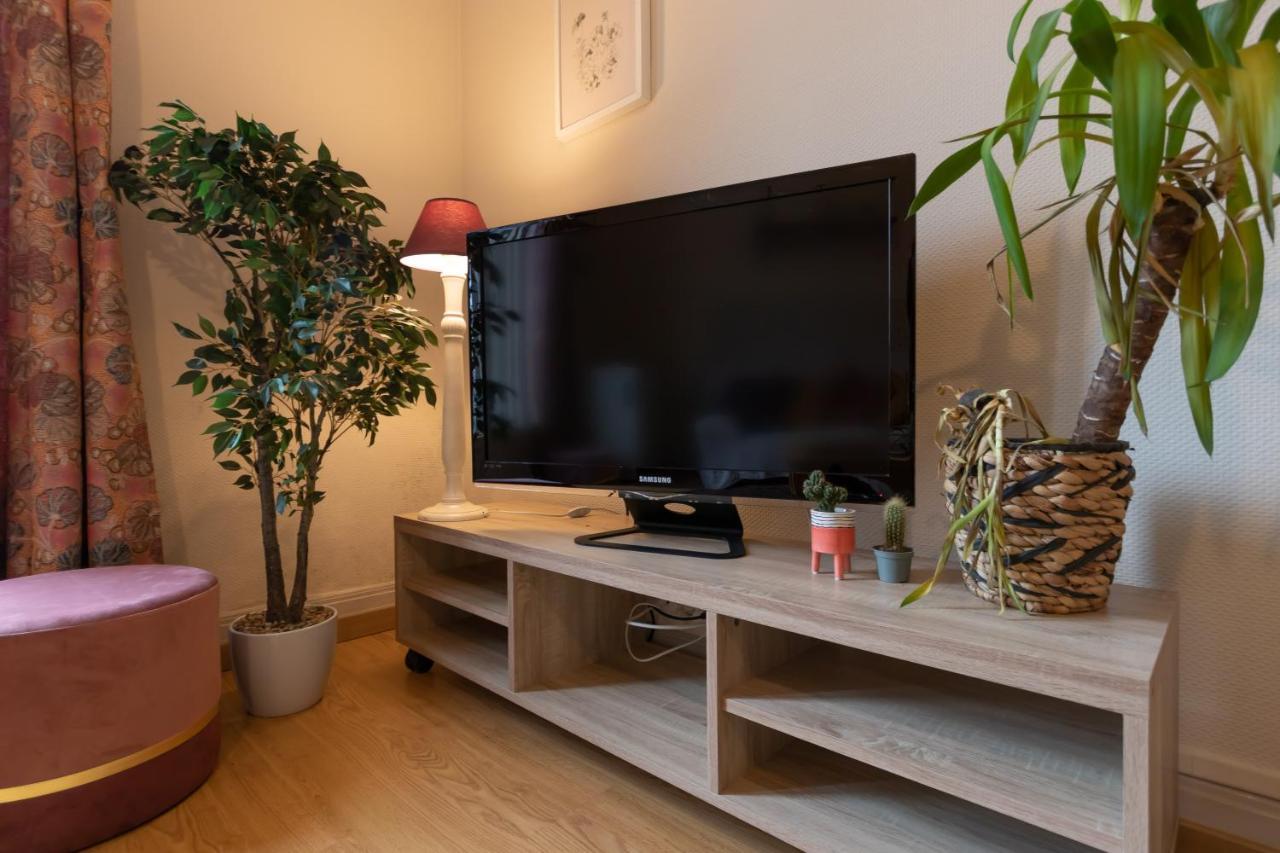 Cabana & Confort - Proche Centre-Ville , Parking 투르뉘 외부 사진