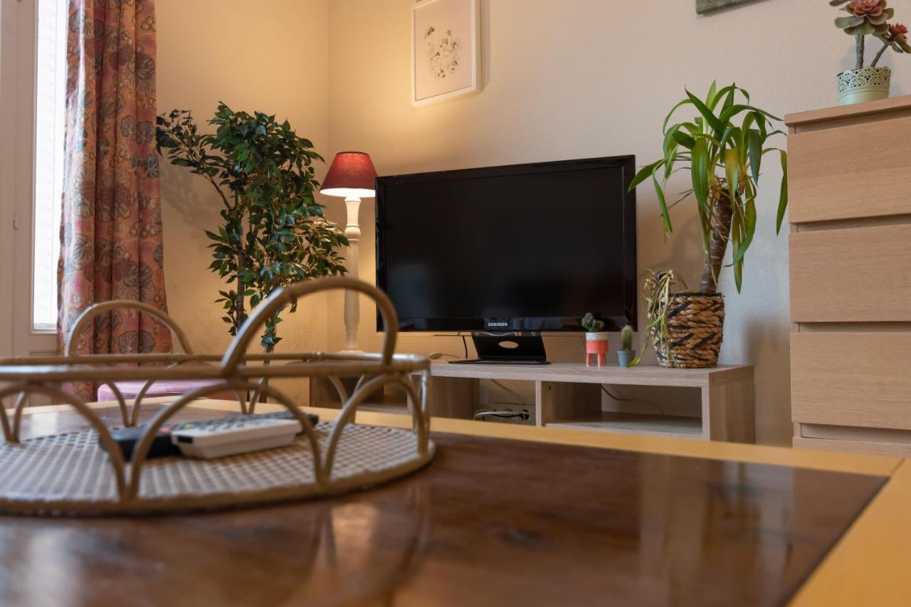 Cabana & Confort - Proche Centre-Ville , Parking 투르뉘 외부 사진